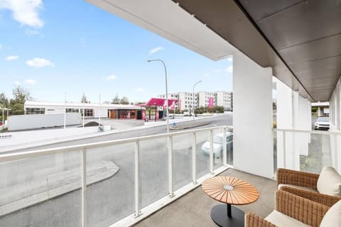 Venture Vacations - 65 TV Netflix Free Parking King Bed Brand New Appartamento in Reykjavik
