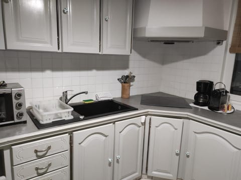 Coffee/tea facilities, Kitchen or kitchenette, minibar, pet friendly, stove, toaster