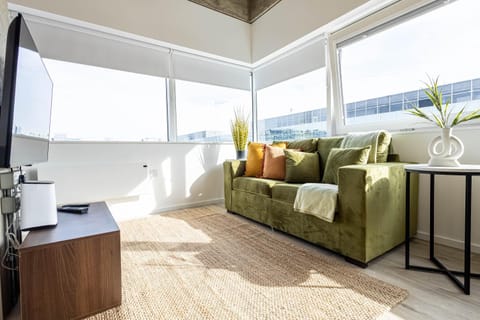 Stunning City View Apartments in Milton Keynes Central Location Free Parking Condo in Milton Keynes