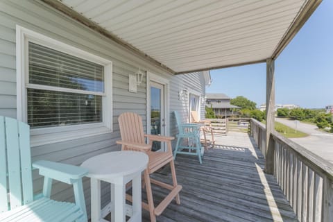5720 - Island Haven by Resort Realty House in Roanoke Island