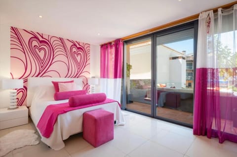 Luxury Villa 3+1 BD & pool/jacuzzi/golf/beach Condo in Quarteira