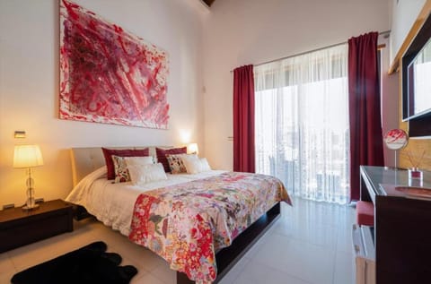 Luxury Villa 3+1 BD & pool/jacuzzi/golf/beach Apartment in Quarteira