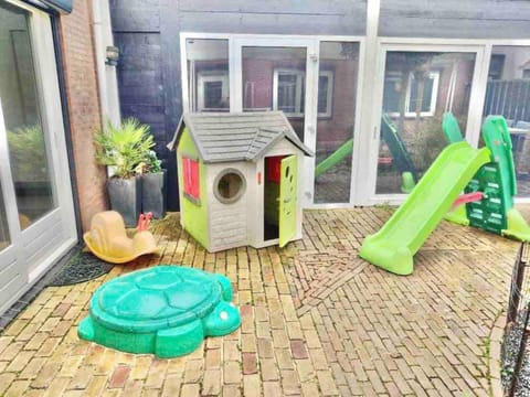 House Xxl Free Parking 3 Bedrooms Chalet in Tilburg