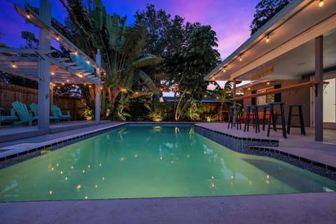 Heated Pool House: Beach 3Miles · Bar · BBQ & GYM! Villa in Largo