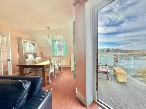 BEACH SIDE Sea Shanty House House in Trearddur Bay