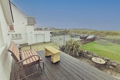 BEACH SIDE Sea Shanty House House in Trearddur Bay