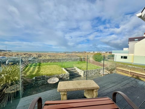BEACH SIDE Sea Shanty House House in Trearddur Bay