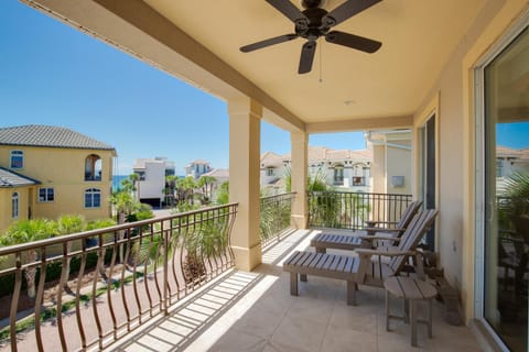 Golf Cart - Community Pool, Hot Tub and Beach House in Destin