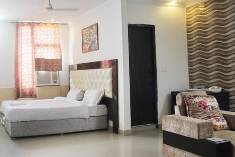 Hotel Trio Inter Suites Hotel in Noida