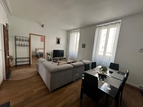 Appartement proche de la gare Apartment in Bourges