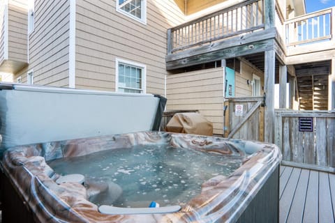7150 - Fintastic Waves by Resort Realty Casa in Outer Banks