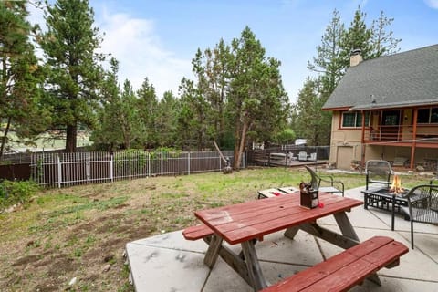 The Heartfelt Cabin: Best Views, Large Backyard! Villa in Big Bear