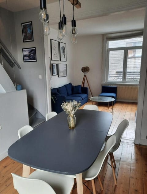 Living room, Dining area