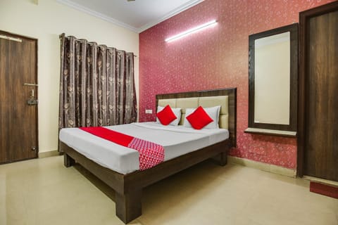 OYO Hotel Royal Hotel in Chandigarh