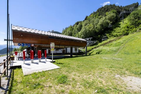 Increibles Vistas Al Valle De Arinsal NY - A Pie De Pistas - Parking Incluido Apartment in Arinsal