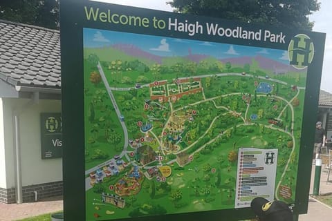 Haigh Park View - WiFi, Parking DW Stadium & Hospital Condo in Standish