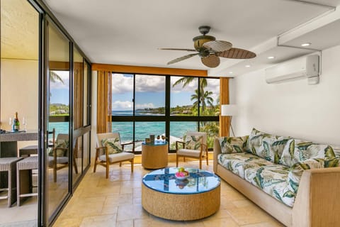 Living room, Sea view, air conditioner