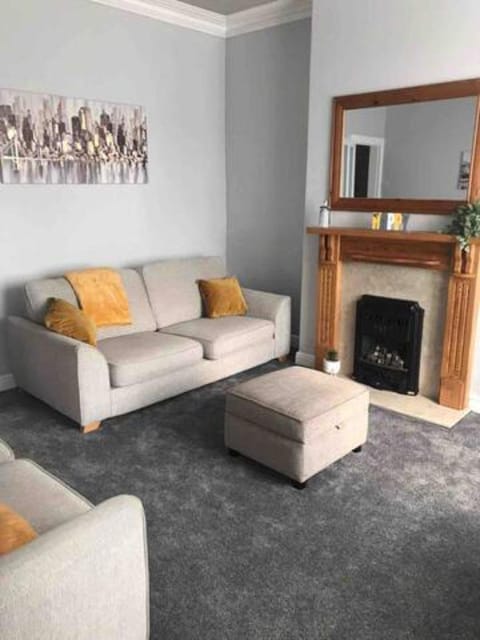 3 Bedroom House Brighouse Apartment in Calderdale