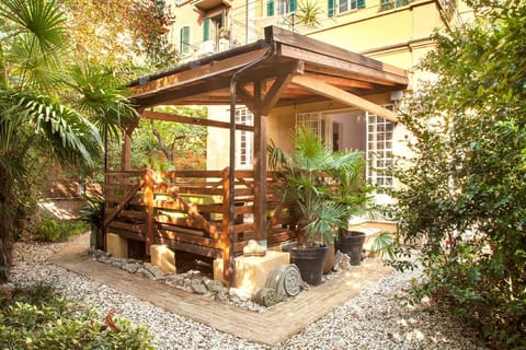 Property building, Patio, Spring, Day, Garden, Balcony/Terrace, Balcony/Terrace, Garden view