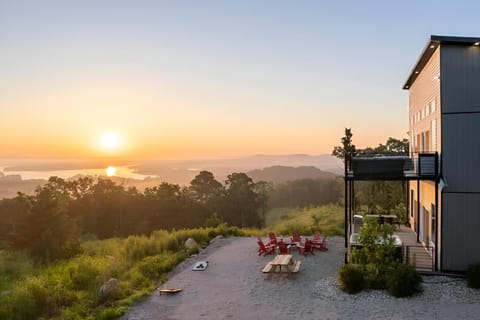 Day, Natural landscape, Mountain view, Sunrise