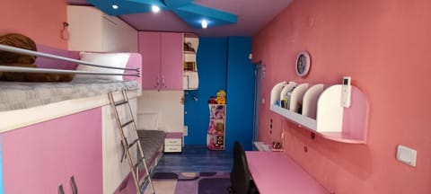 children, young children, bunk bed, wardrobe