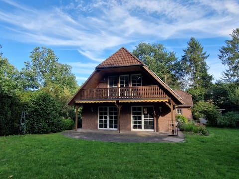 Property building, Garden, Garden view, Garden view