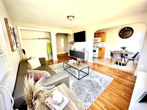 Lennox C402 Peaceful & Perfect Private 1-br Apartment in Philadelphia