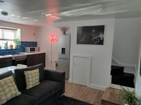 The Old Bar in Wiltshire - 1 bedroom guesthouse Apartment in Chippenham