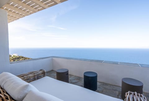Astarte Luxury Apartments Condominio in Milos