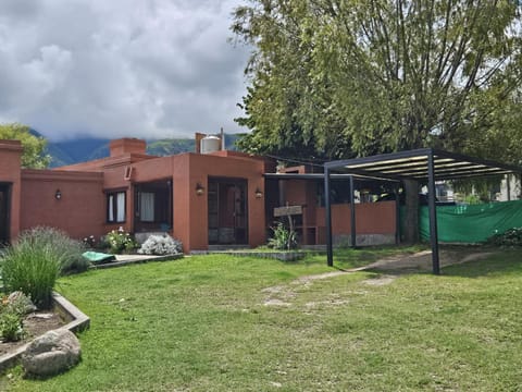 CAMINO A LA LUNA - Casas de vacaciones House in Tafí del Valle