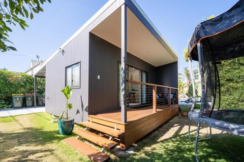 Cozy 1 Bed 1 Bath Tiny Home near CBD Apartment in Brisbane