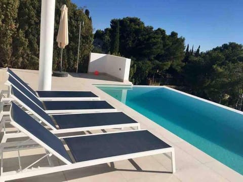 Pool view, Swimming pool, sunbed