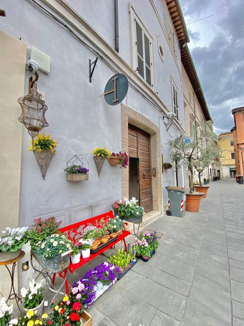 Property building, Street view