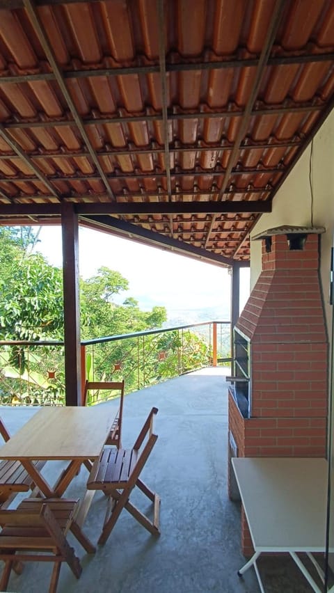 Cantinho da Mata. A Natureza no Quintal. Ibituruna House in Governador Valadares