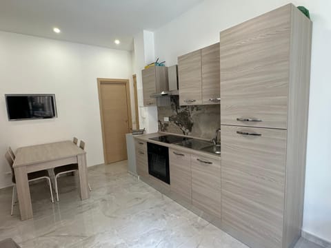 Kitchen or kitchenette, Dining area, minibar, pet friendly, stove