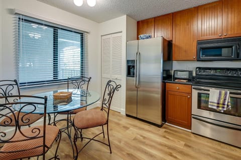 Naples Condo with Pool Access - 3 Mi to Beaches! Apartment in Collier County