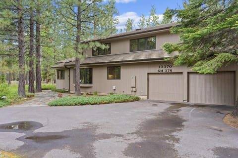 Glaze Meadow 376 House in Black Butte Ranch