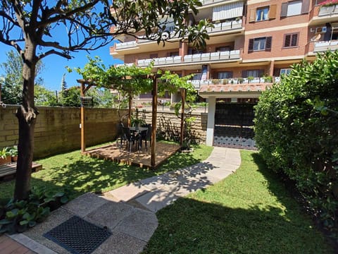 Property building, Spring, Day, Garden, Garden view