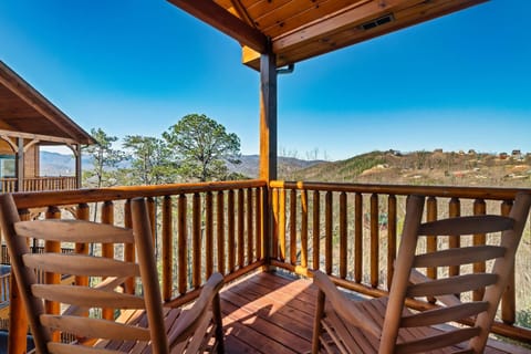 Balcony/Terrace, Mountain view