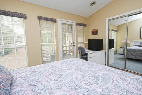 Sip, Stay, Stargaze Emerald Green 2BR 2BA Casa in Pawleys Island