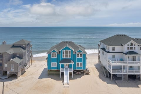 7016 - Caribbean Queen by Resort Realty House in Rodanthe