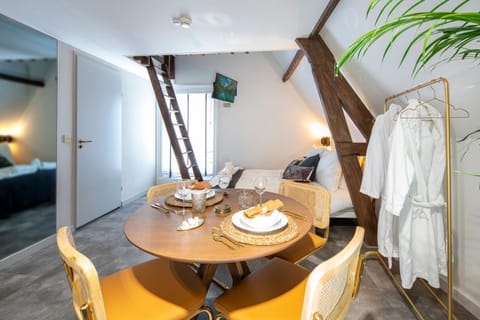 New Family top floor apartment Utopia 10min to Rotterdam central city app5 Bed and Breakfast in Rotterdam