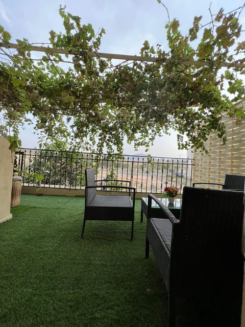 Patio, Spring, Day, Natural landscape, Garden, View (from property/room), Balcony/Terrace, Seating area, Garden view