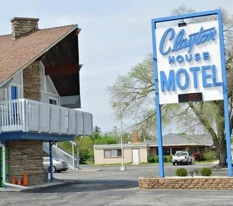 Clayton House Motel Motel in Rockford