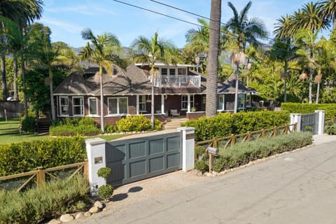 Montecito Hamptons Style Gated Resort - Steps from the Beach Villa in Montecito