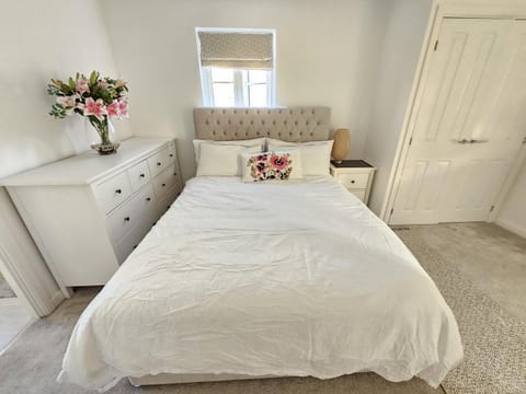 Bicester Kingsmere Accommodation with Ensuite Vacation rental in Cherwell District