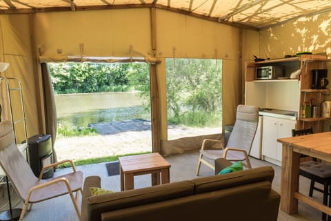 Garden, Kitchen or kitchenette, Living room, Photo of the whole room, Lake view