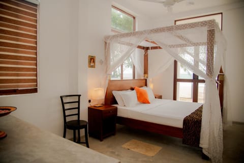 Sea Crest Beach Villa Hotel in Southern Province