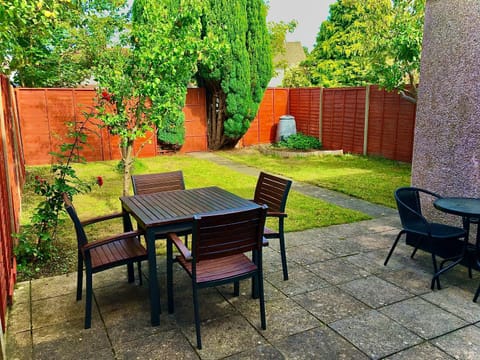 Garden, Dining area, Garden view