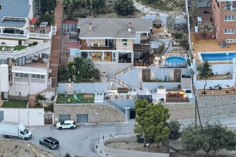 Bird's eye view, Street view, Parking